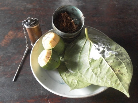 Ăn trầu và nguy cơ ung thư khoang miệng