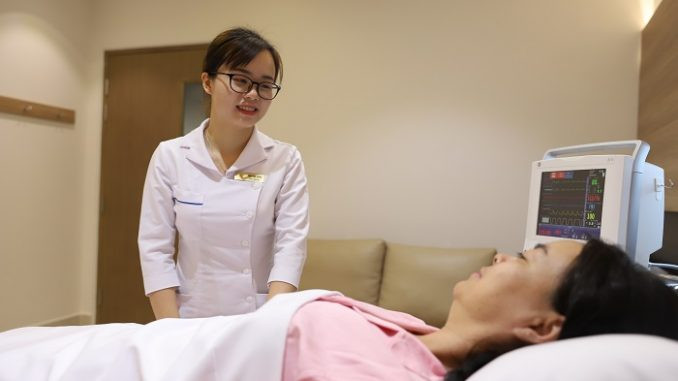 Chăm sóc bệnh nhân ung thư giai đoạn cuối tại nhà